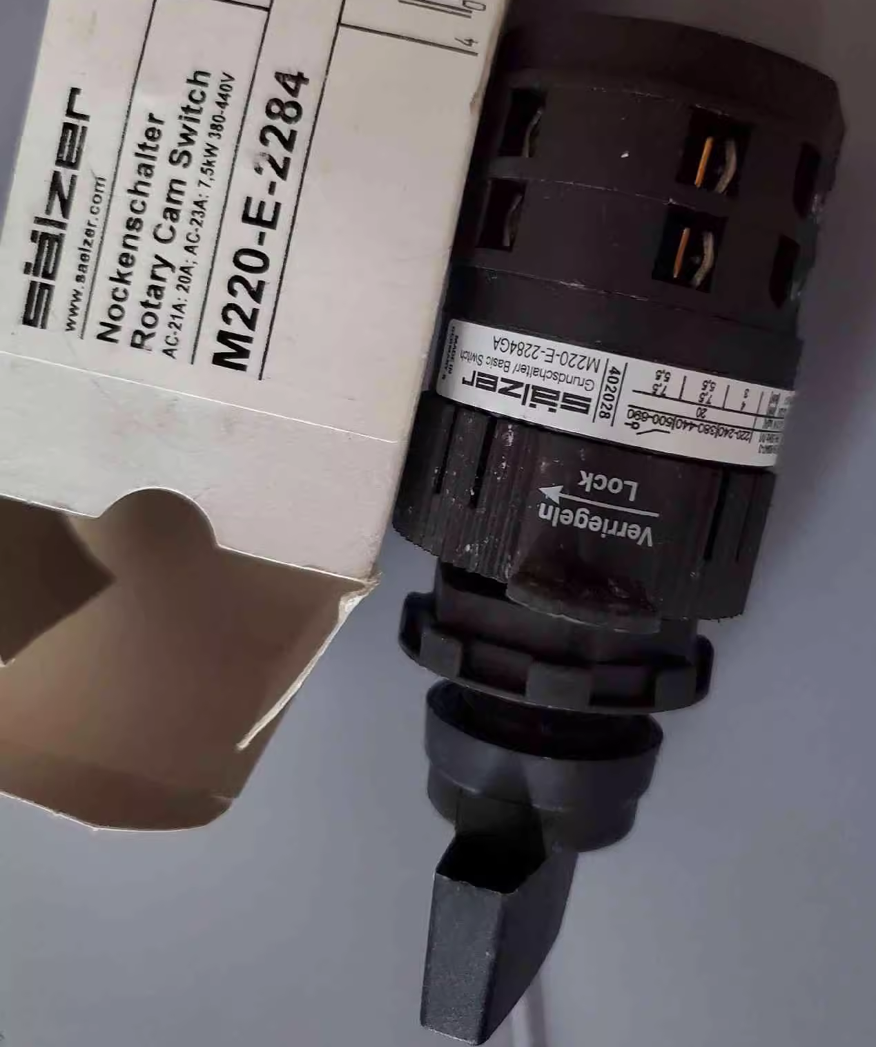 Euromatel, S.L. es el Distribuidor Oficial en España del M220-E2284D